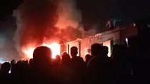 Hatay'da depremzedelerin yaşadığı konteyner kentte yangın çıktı! - haberi