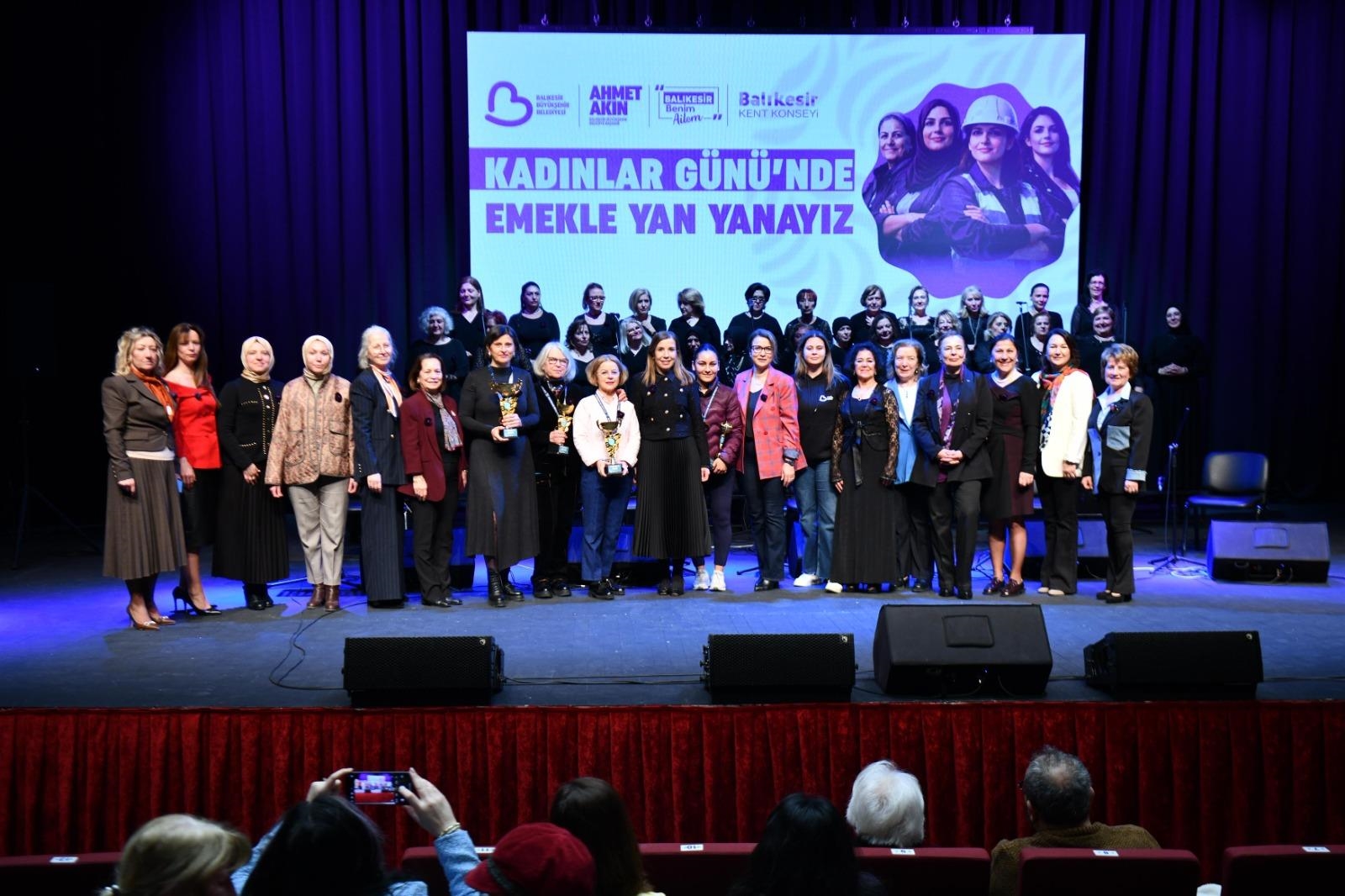 Balıkesir’de Kadınlar Günü Büyükşehir’in Etkinlikleriyle Renklendi