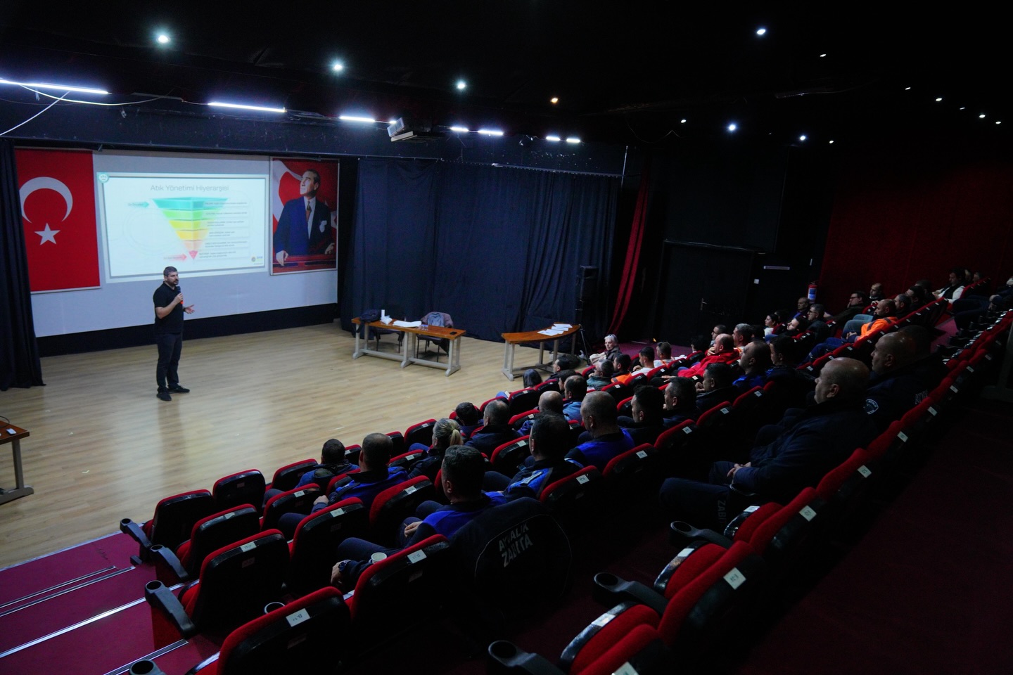 Ayvalık’ta Çevre Hamlesi: Atık Getirme Merkezi İçin Eğitim Başladı