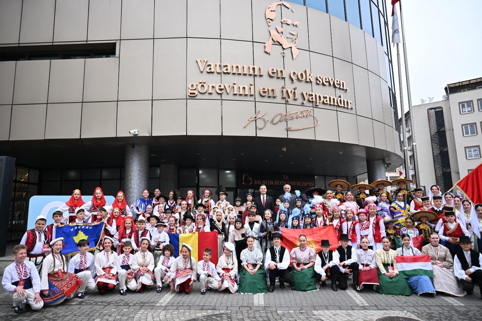 Akın, Dünya Çocuklarını Ağırladı