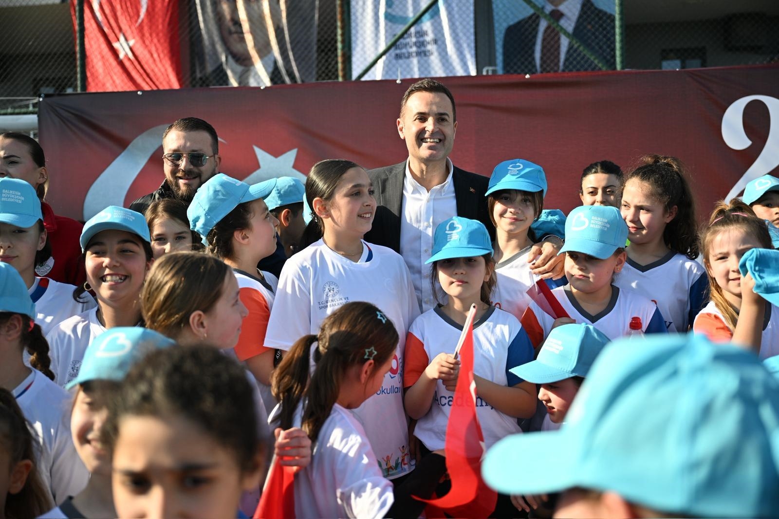 Akın: “23 Nisan; Bağımsızlığımızın, Birliğimizin ve Sarsılmaz İnancımızın Tüm Dünyaya İlanıdır”